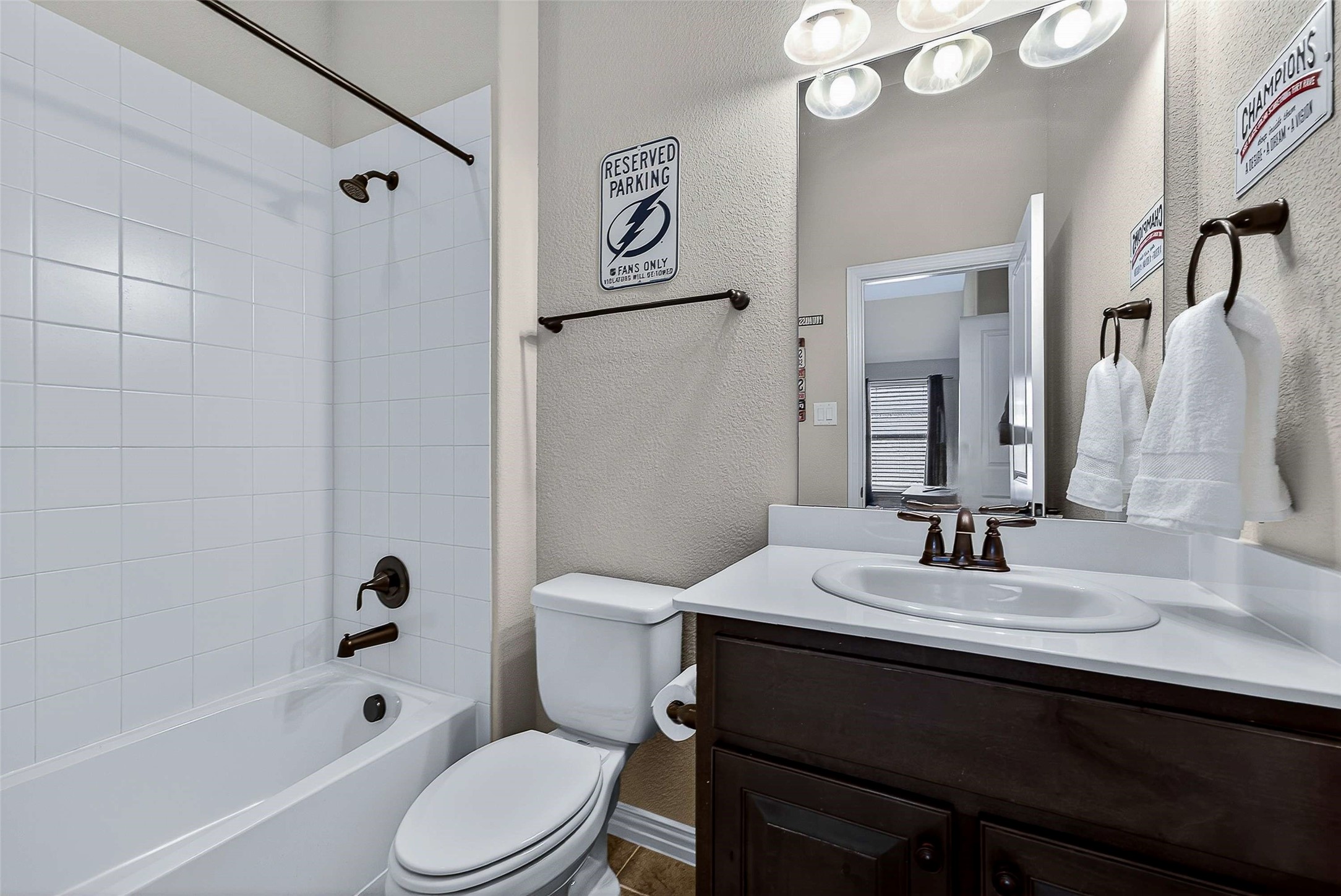 1611 Chisholm Trail