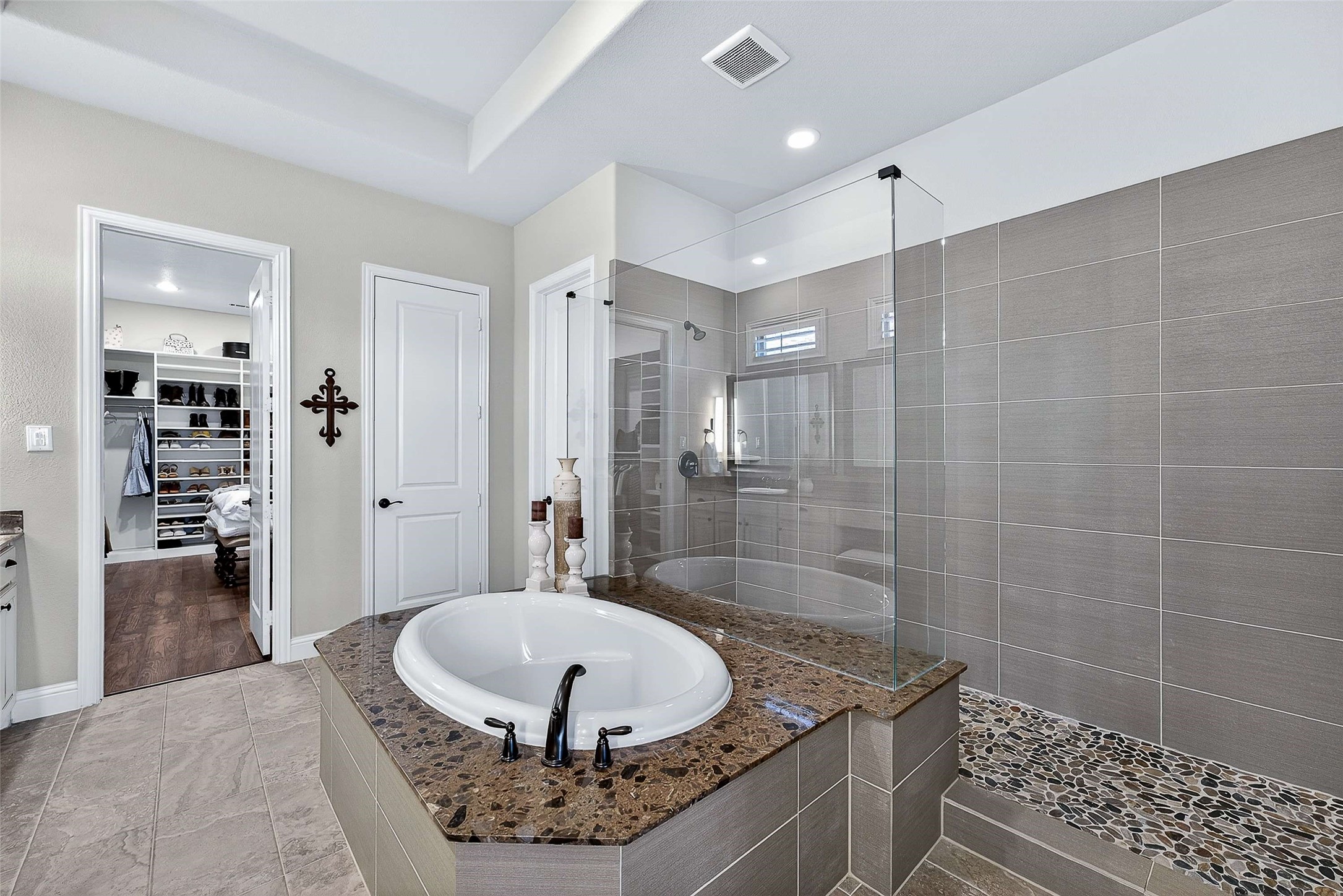 1611 Chisholm Trail