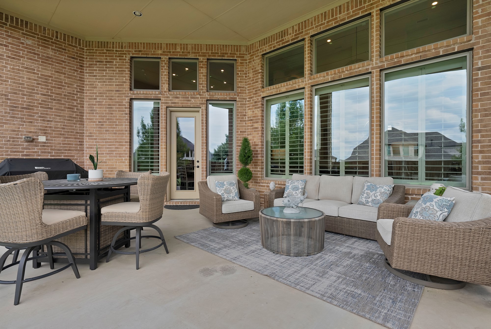 1611 Chisholm Trail