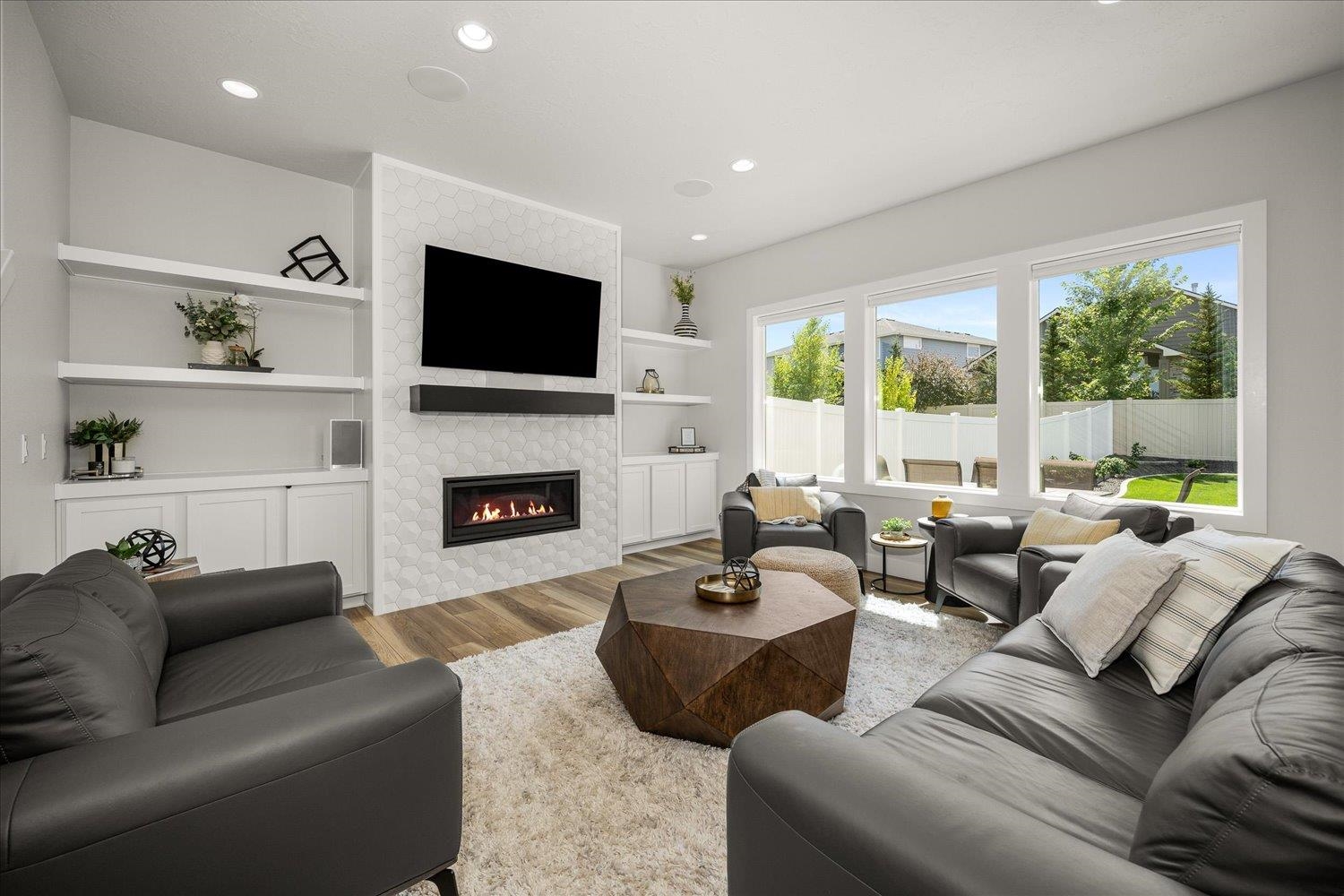 1511 S Morningside Heights Dr