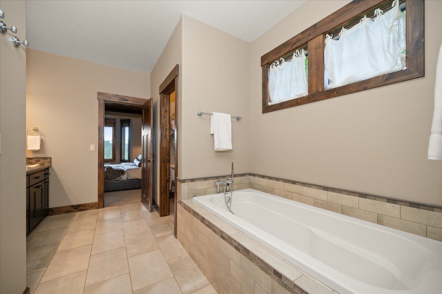 1108 N River Ridge Blvd