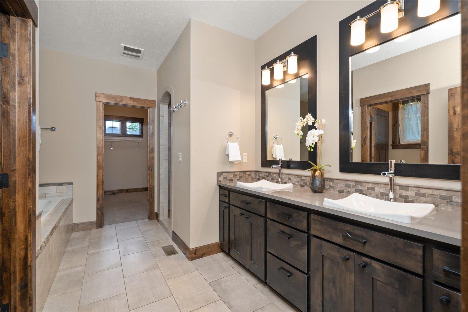 1108 N River Ridge Blvd