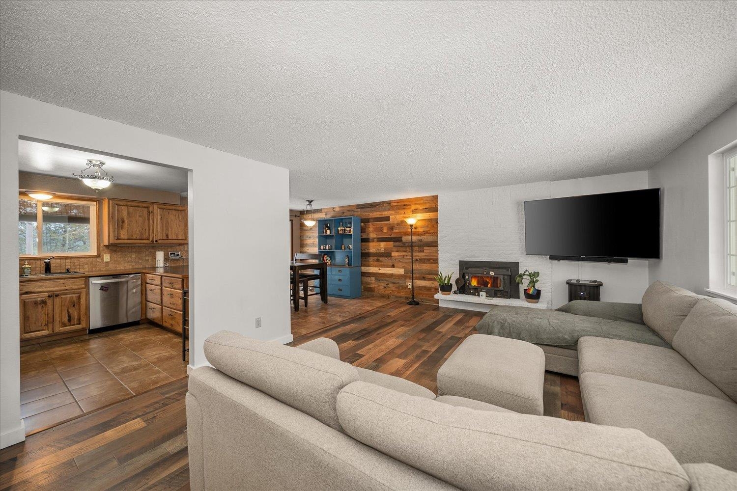 22221 N North Glen Ct