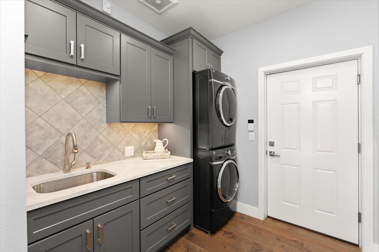 18008 S Hanson Pond Ln