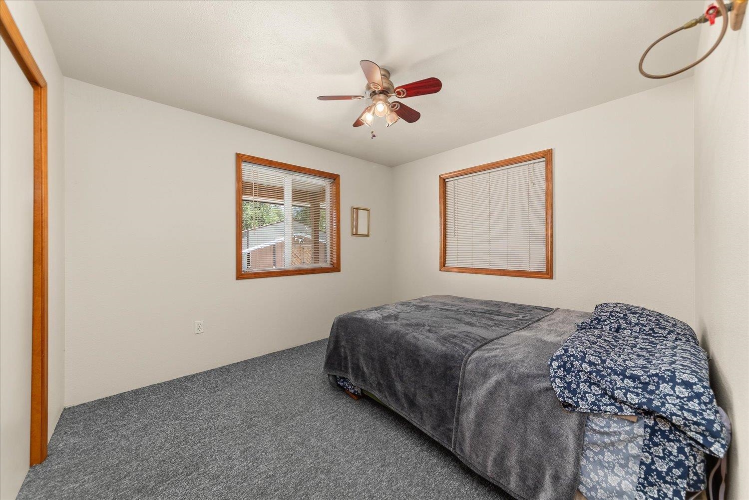 28605 E Moonshine Bay Ln