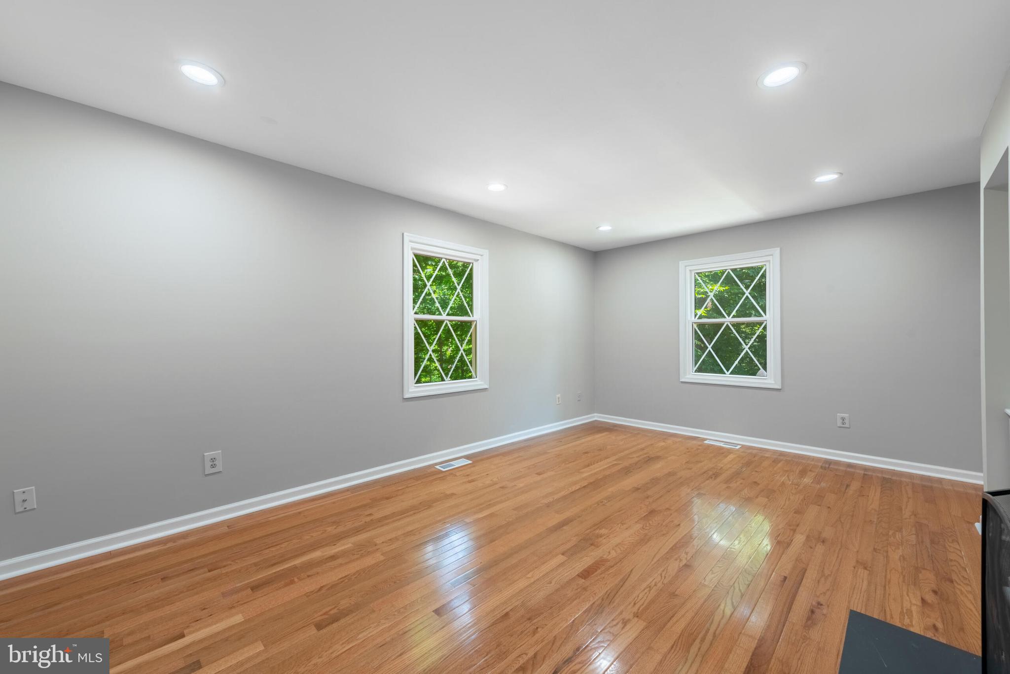9807 Pebble Weigh Ct