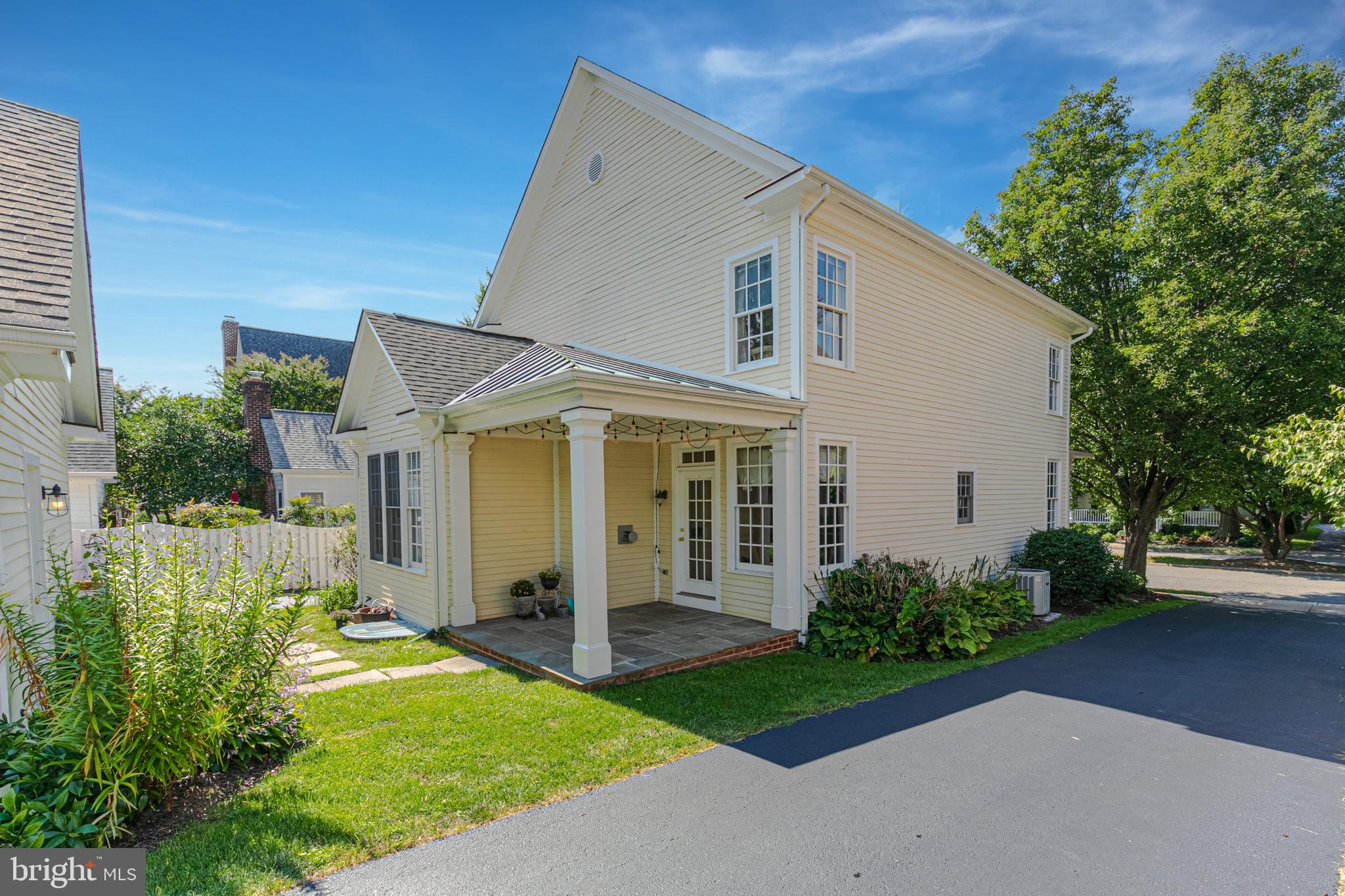 10 Memorial Dr NW