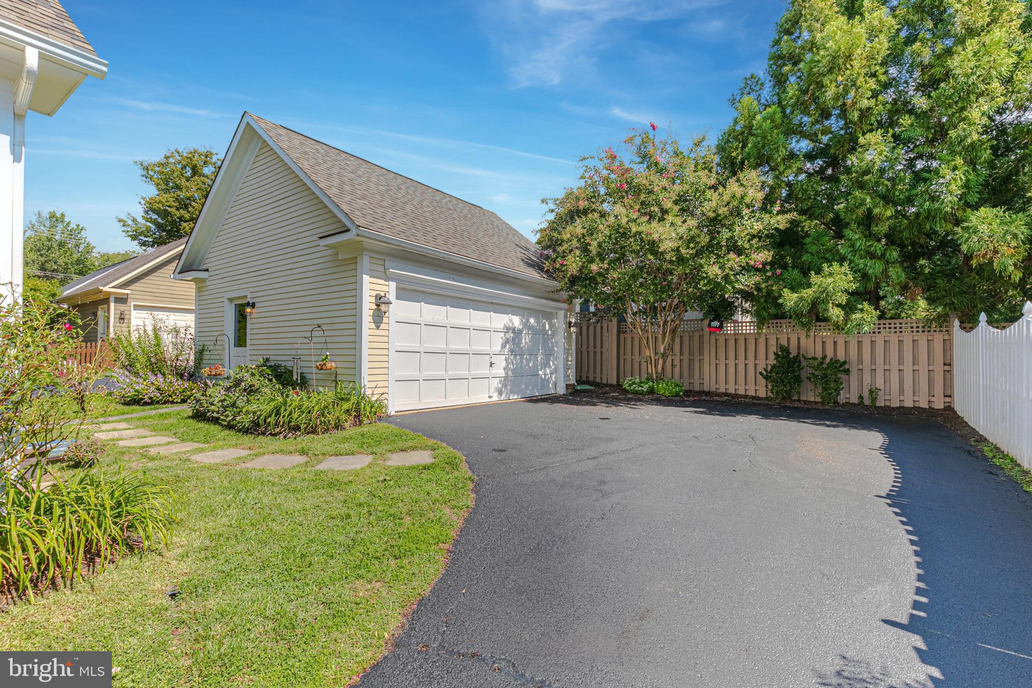 10 Memorial Dr NW