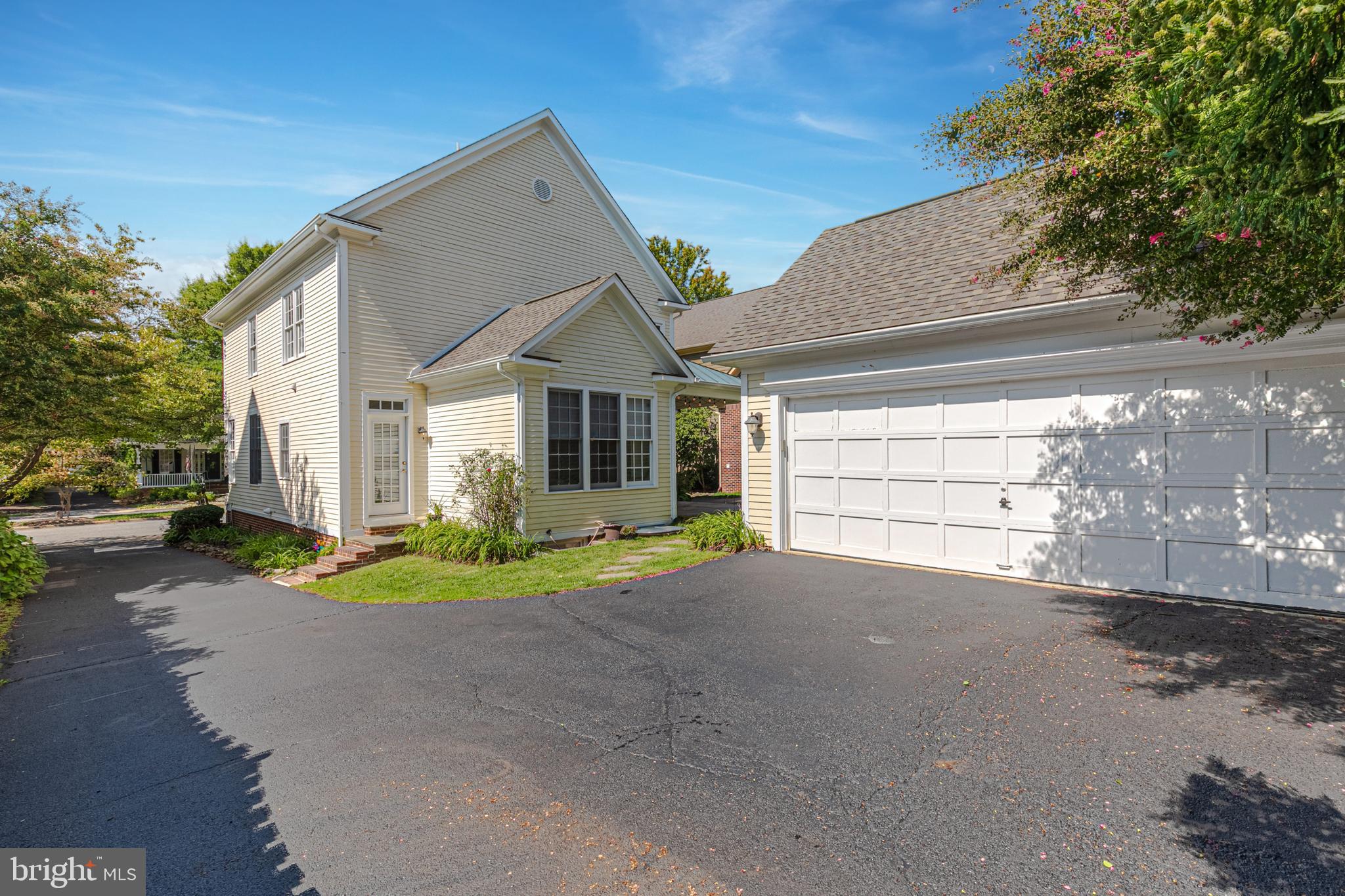 10 Memorial Dr NW