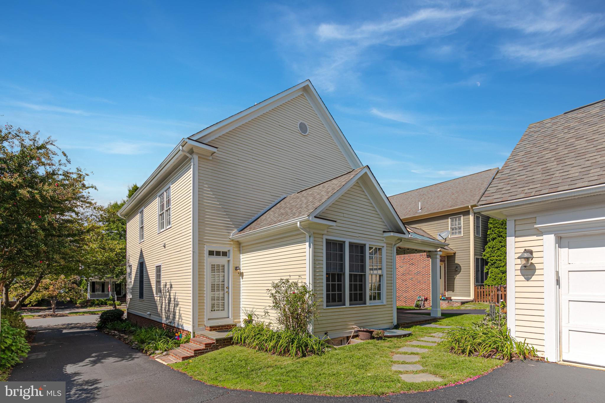 10 Memorial Dr NW