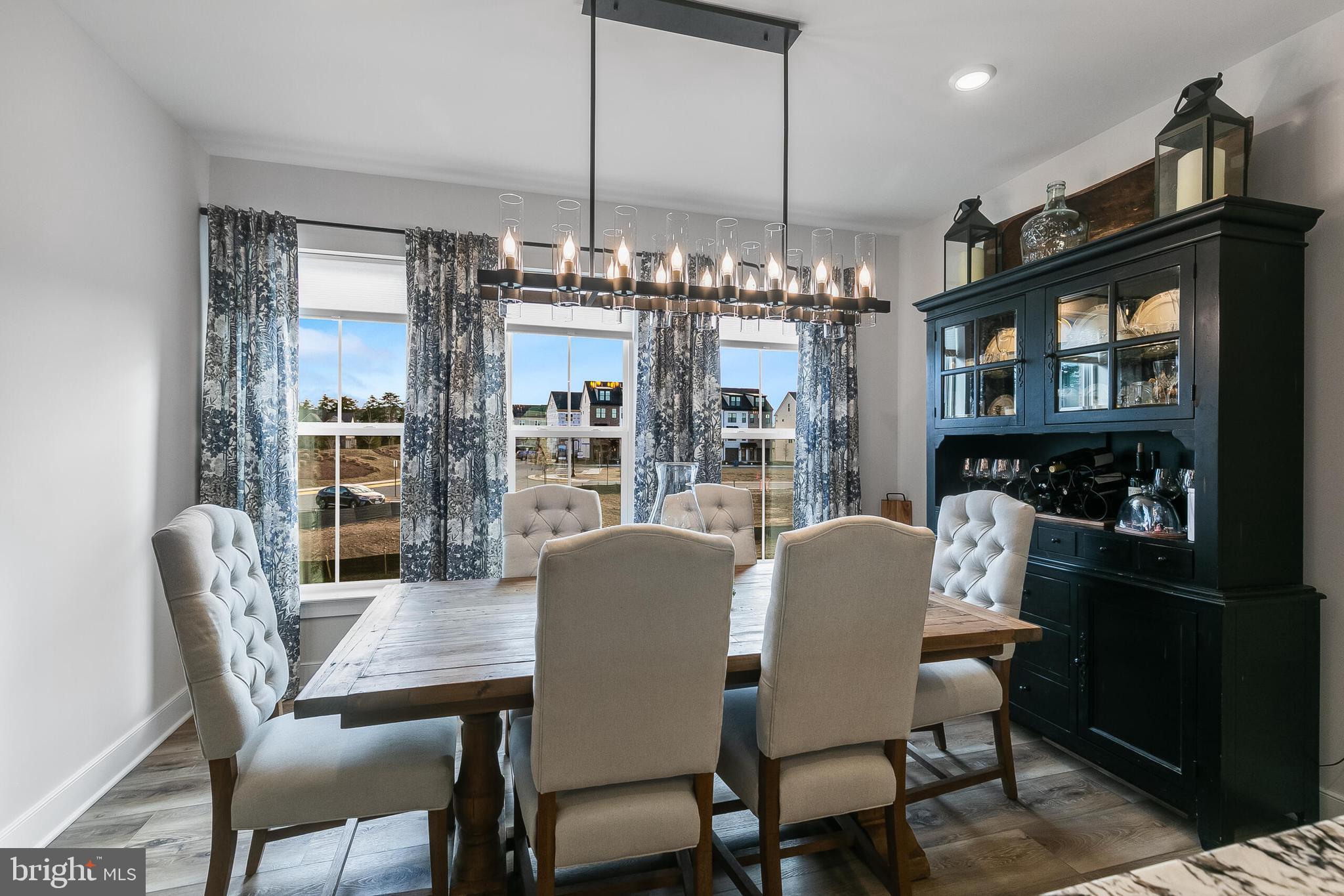 22796 Tawny Pine Sq