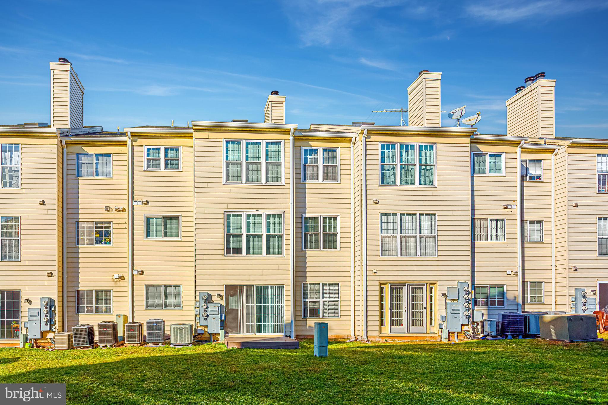 1130 HUNTMASTER TERRACE NE 102