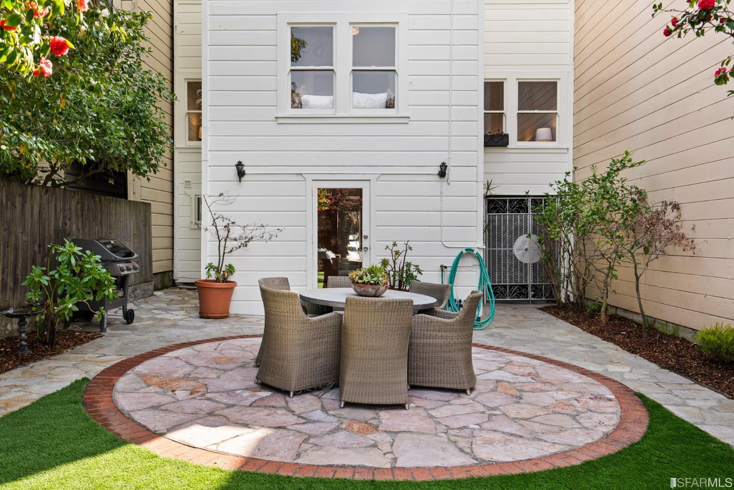 1258-1260 Chestnut Street