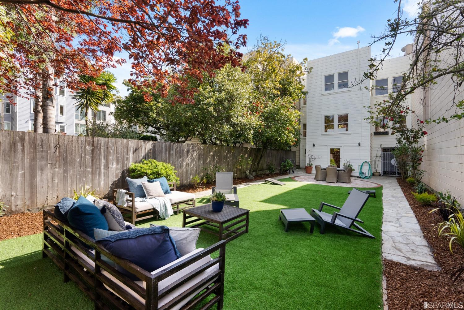 1258-1260 Chestnut Street