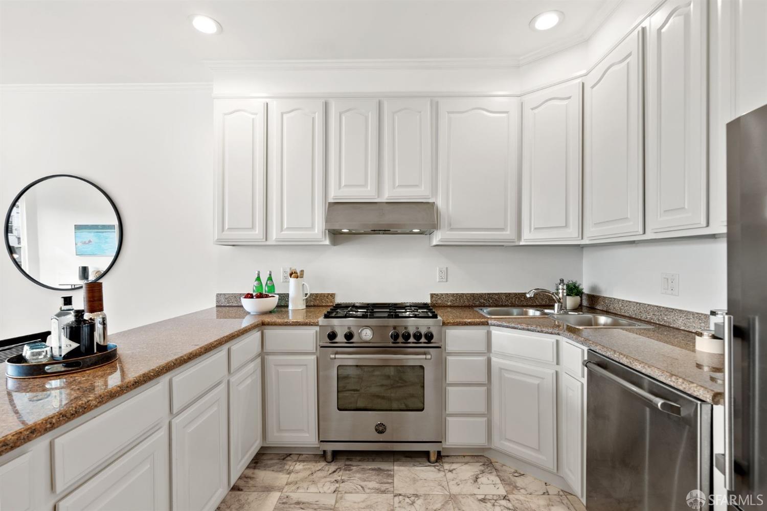 4040 Balboa Street Unit: 2