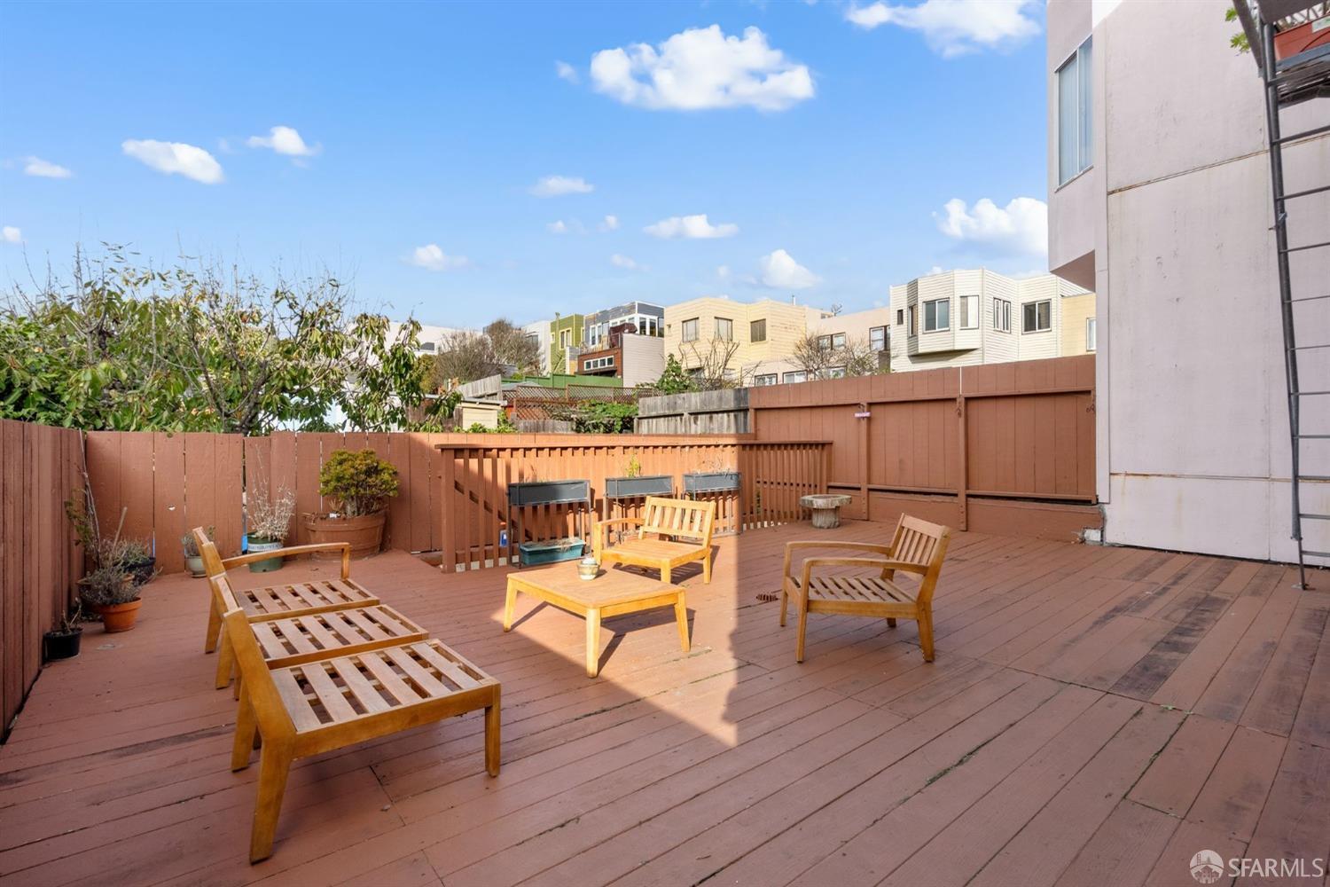 4040 Balboa Street Unit: 2