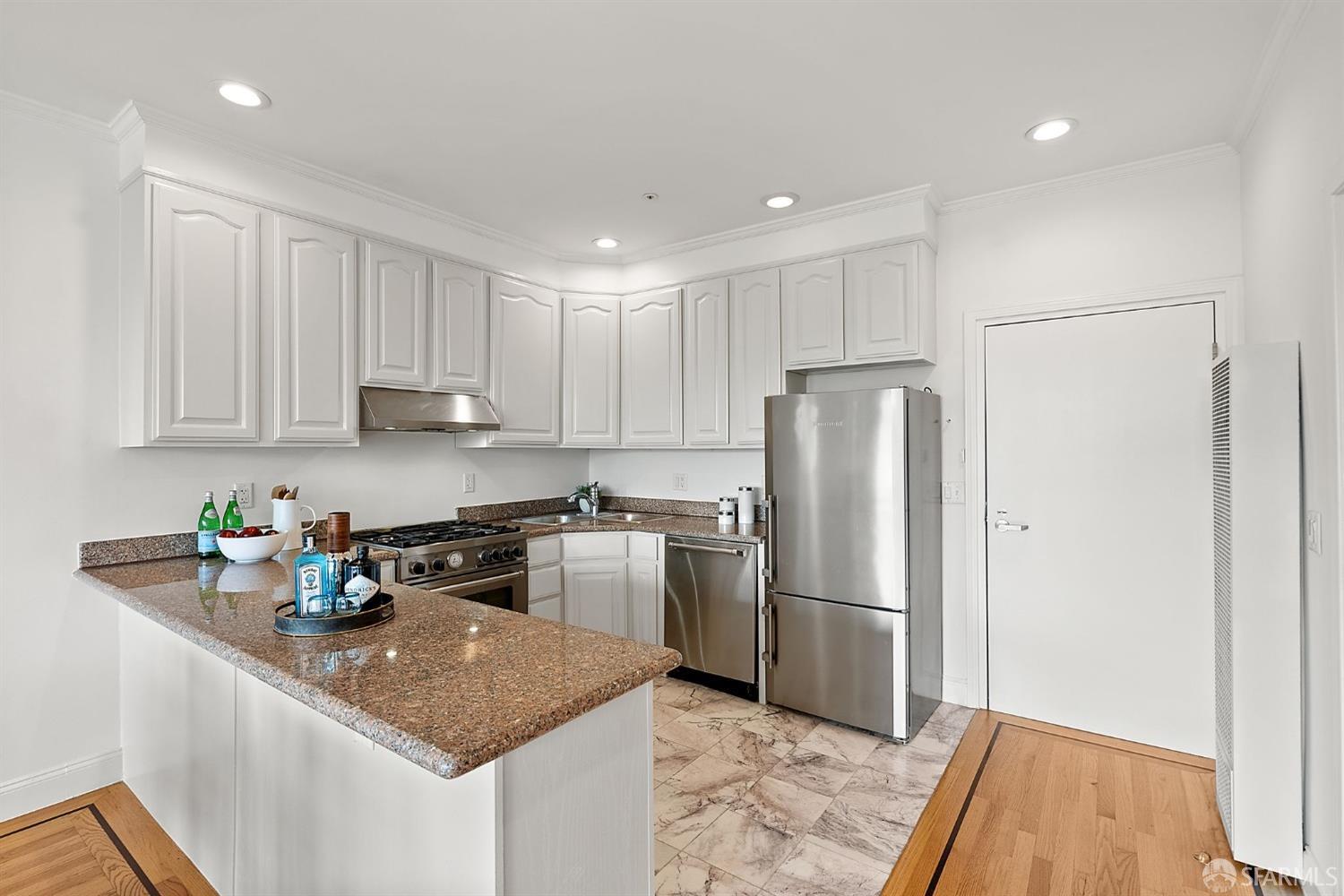 4040 Balboa Street Unit: 2