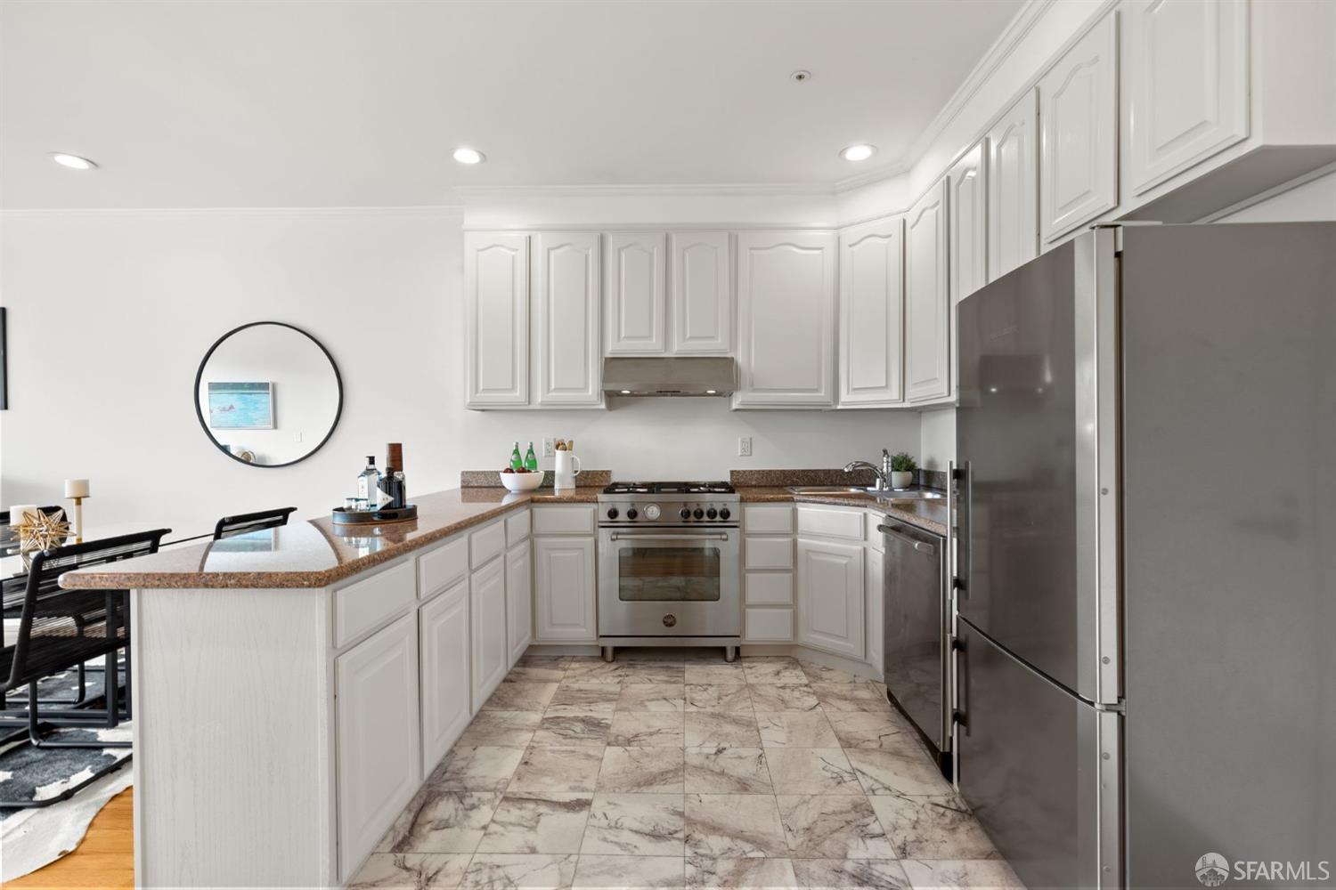 4040 Balboa Street Unit: 2