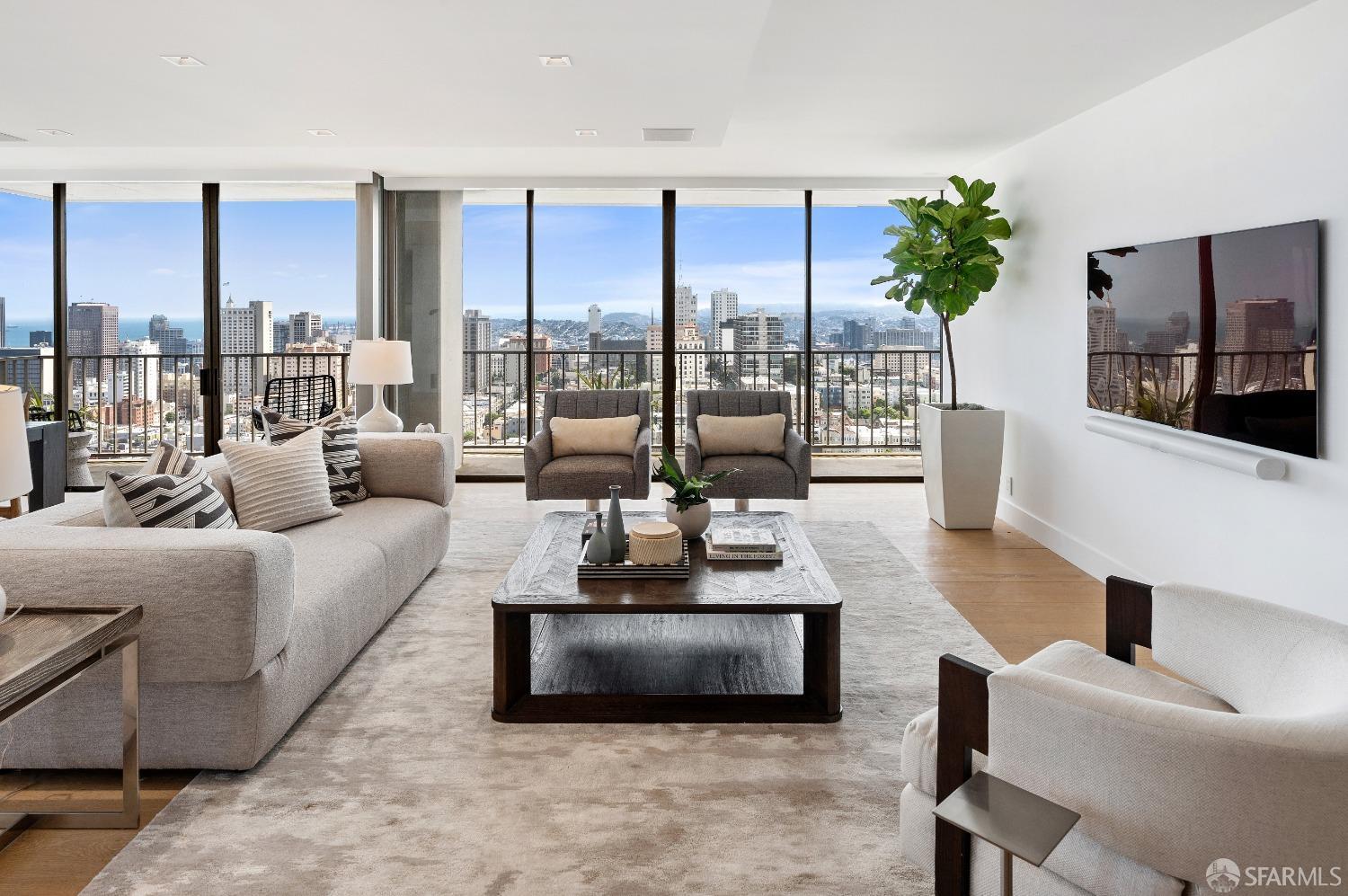 999 Green Street # 2704