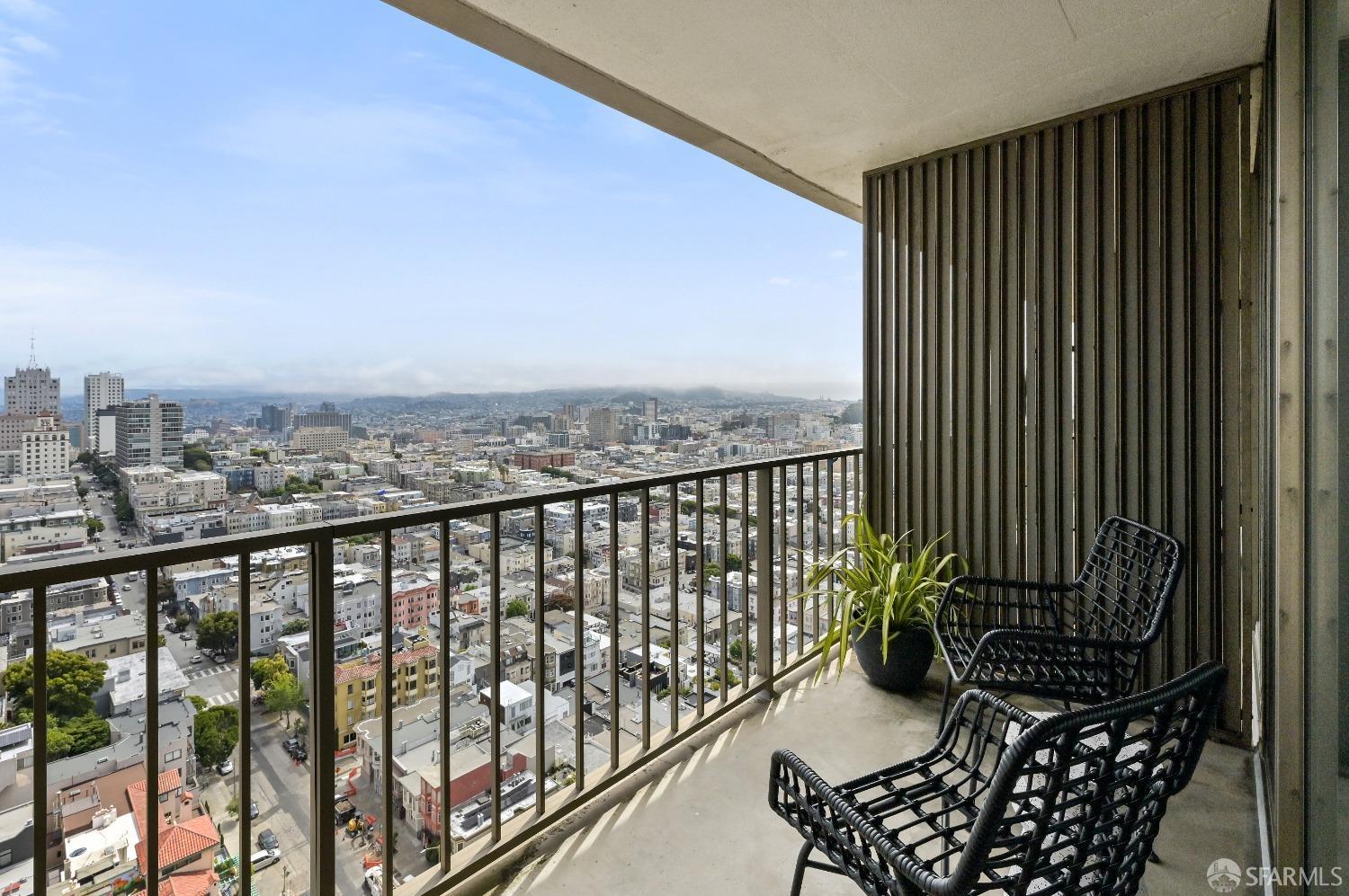 999 Green Street # 2704