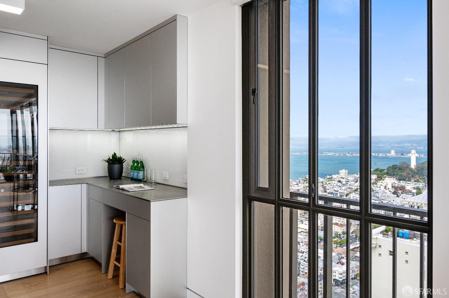 999 Green Street # 2704