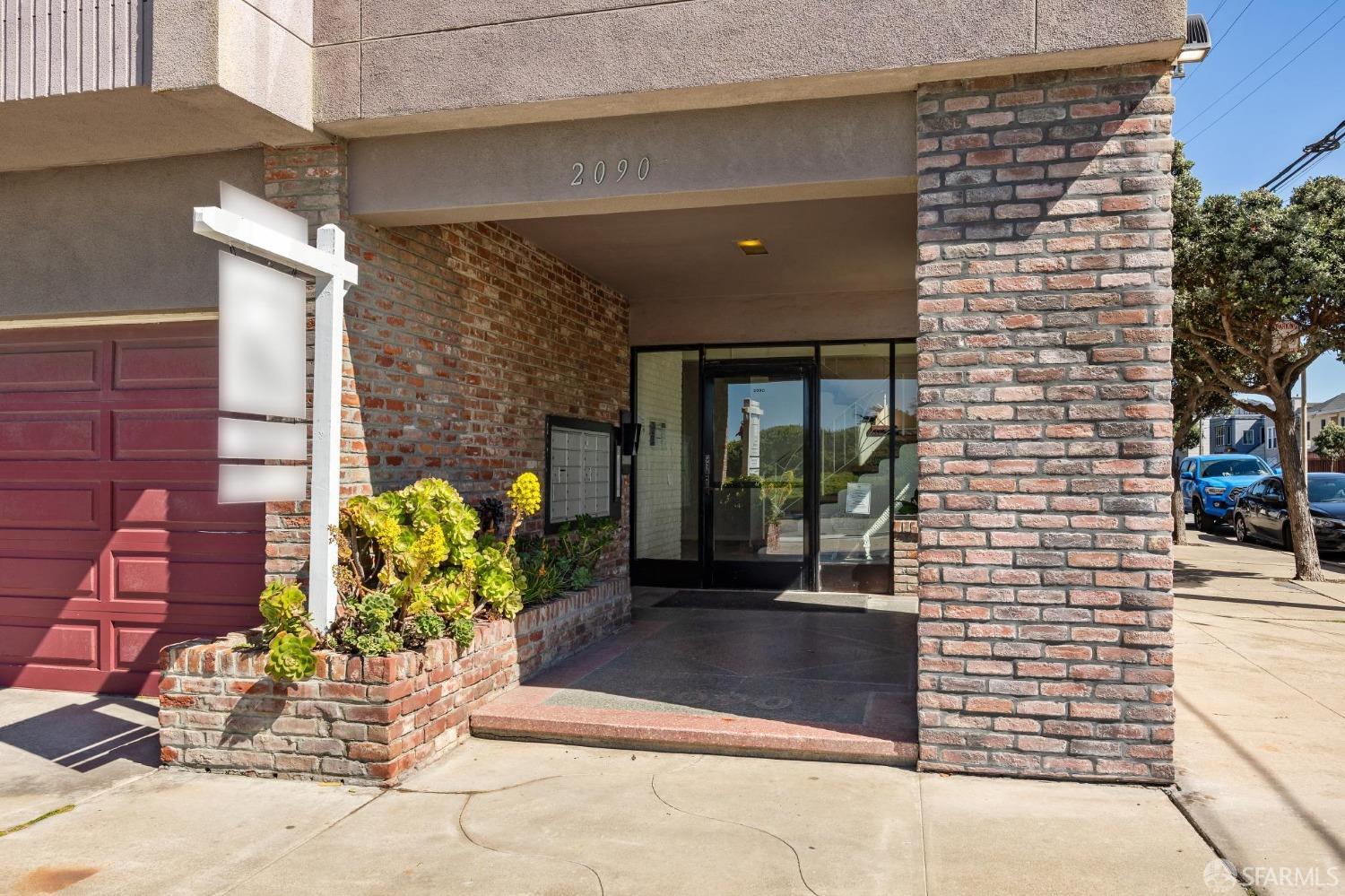 2090 Great Highway # 206