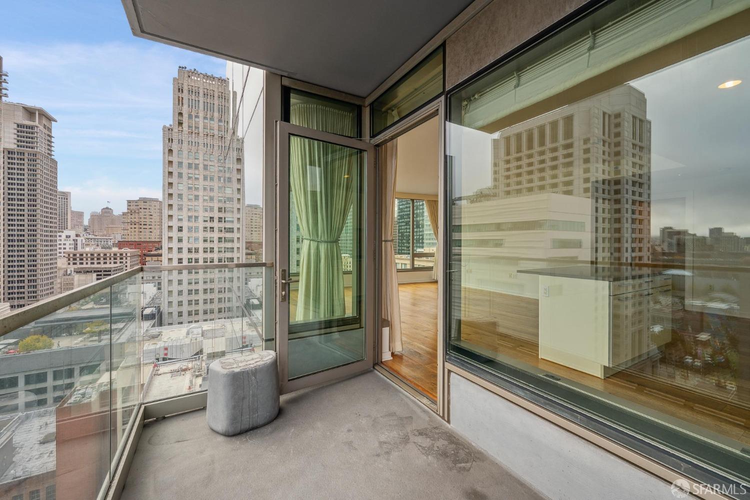1 Hawthorne Street # 18F
