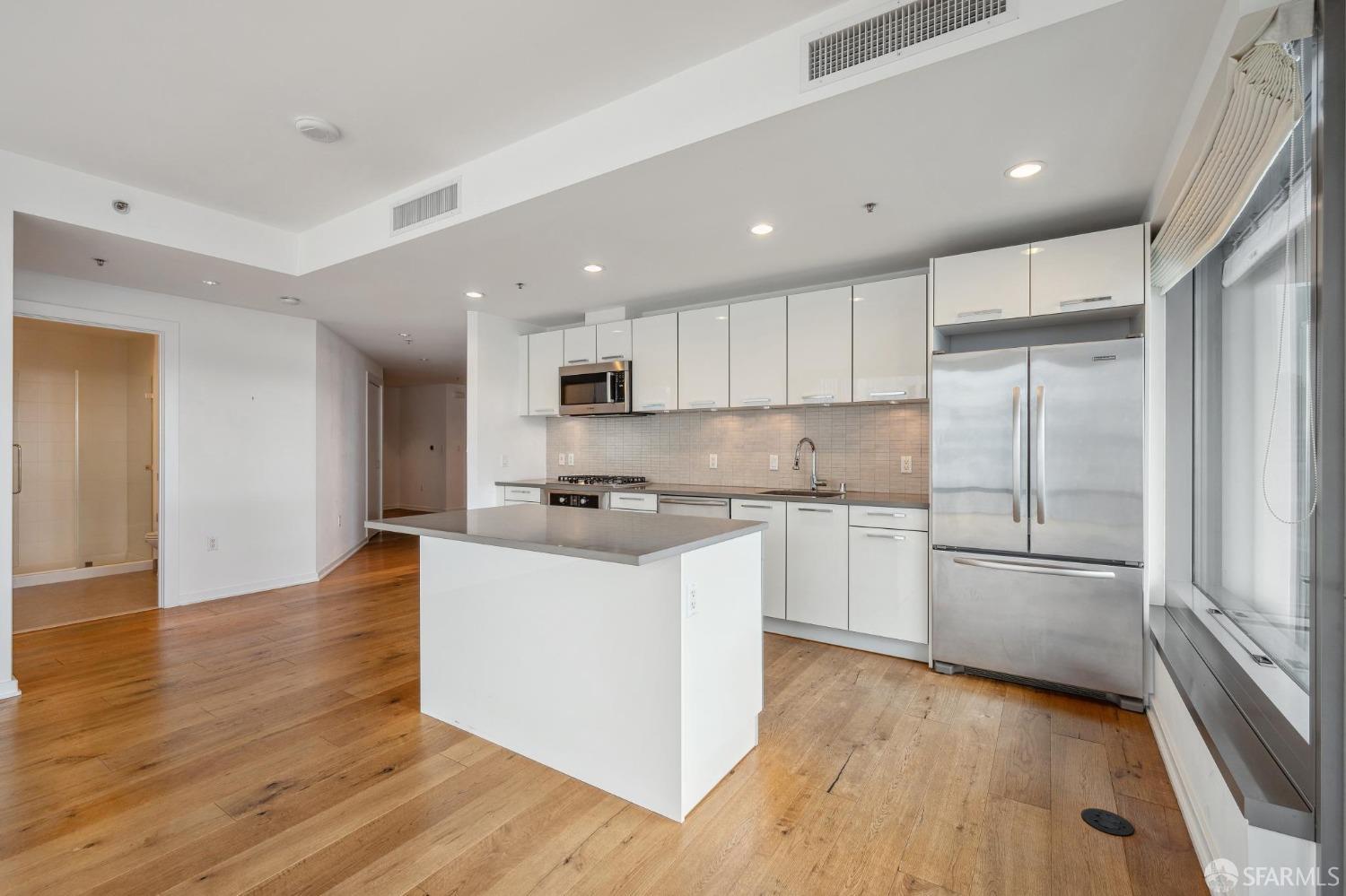 1 Hawthorne Street # 18F