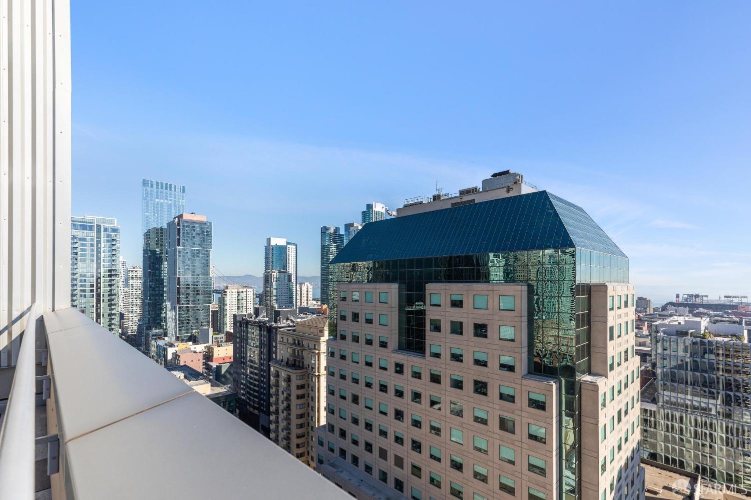 1 Hawthorne Street # 18F