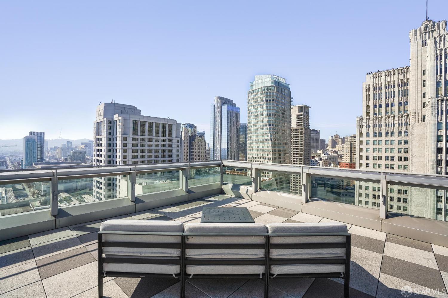 1 Hawthorne Street # 18F