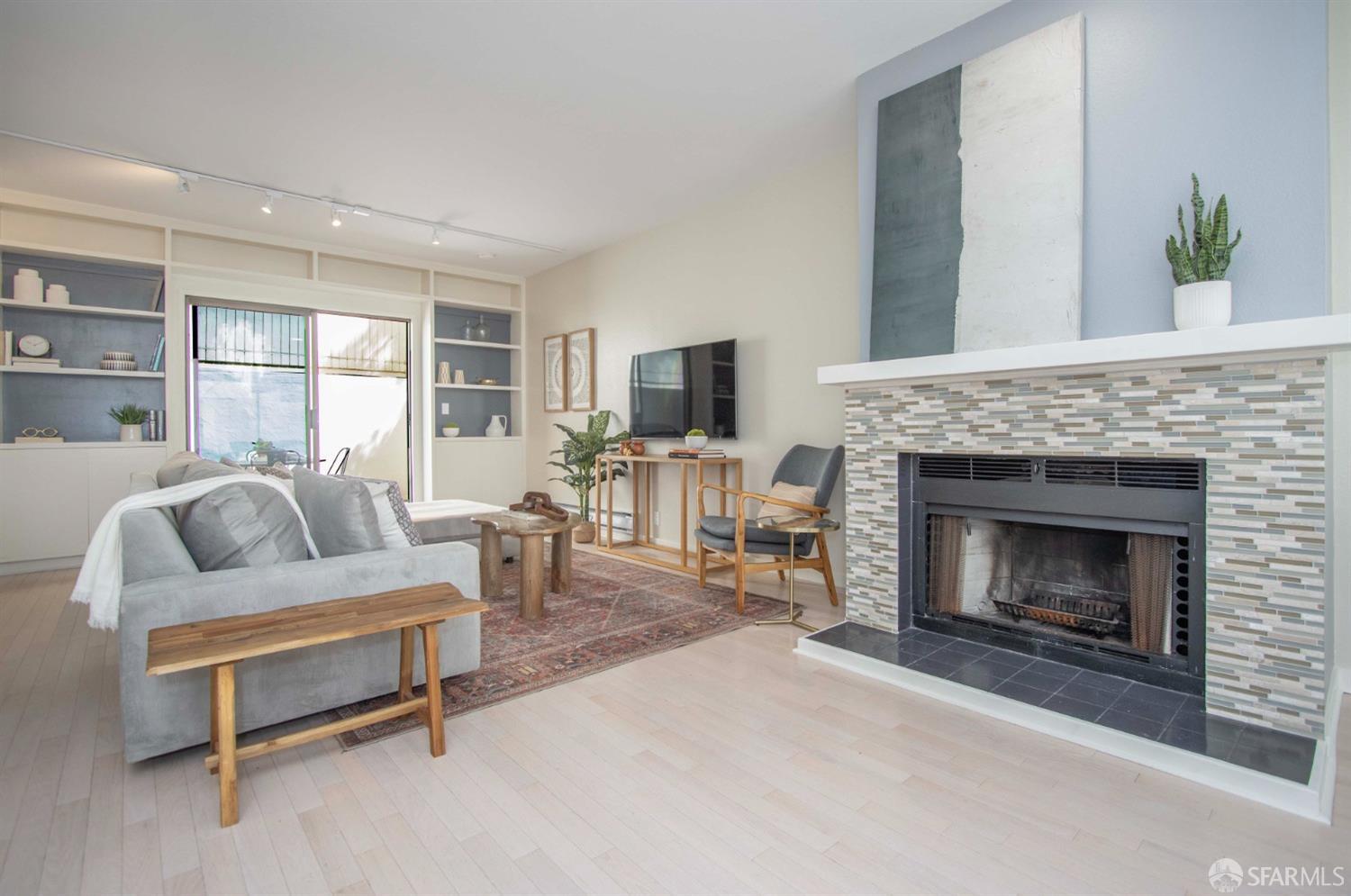 2185 Bush Street # 214