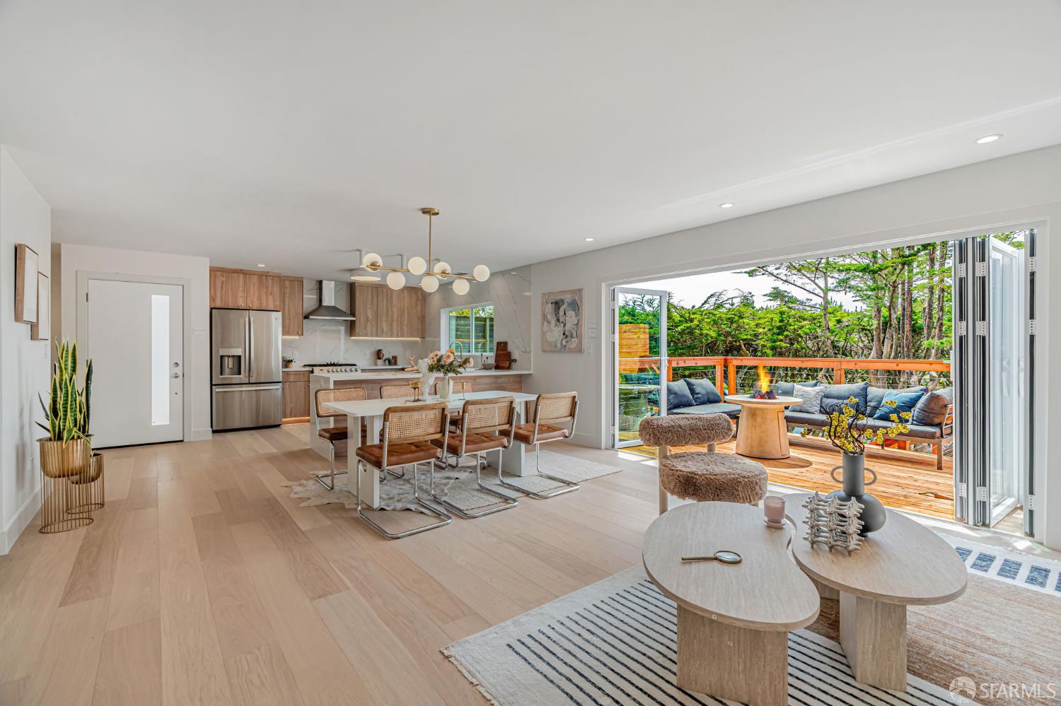 115 Gladeview Way