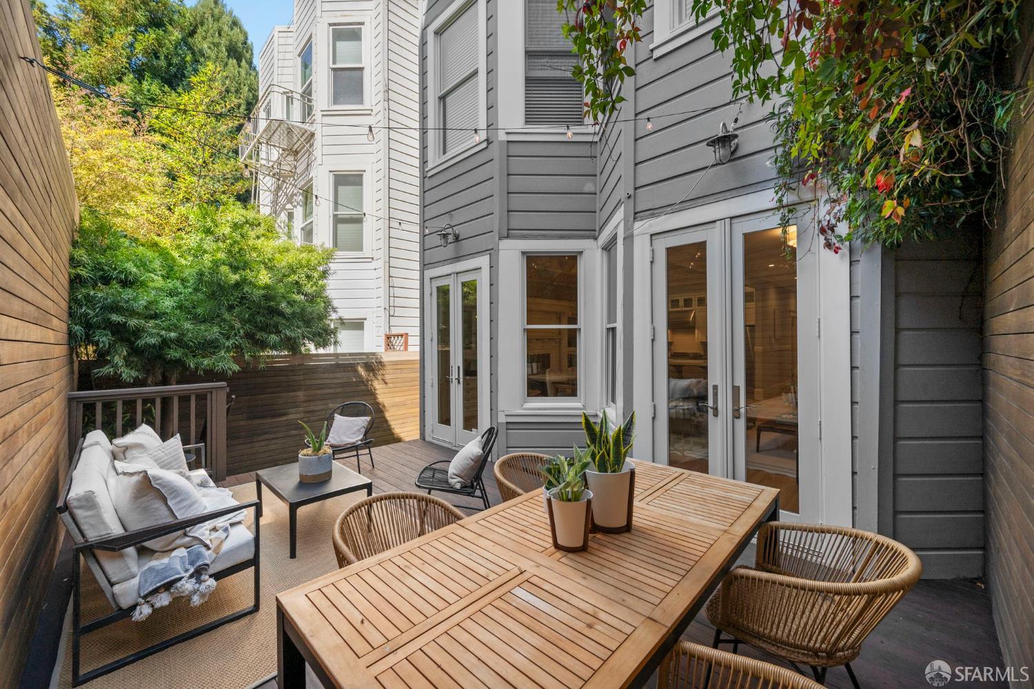 2429 Franklin Street