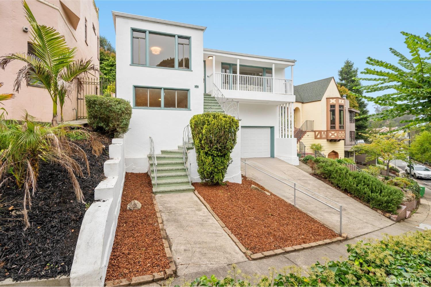 140 Magellan Avenue