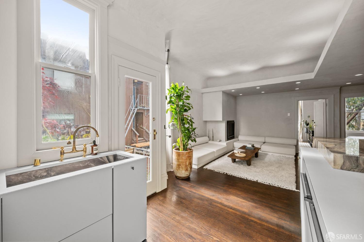 969 Hayes Street # 2