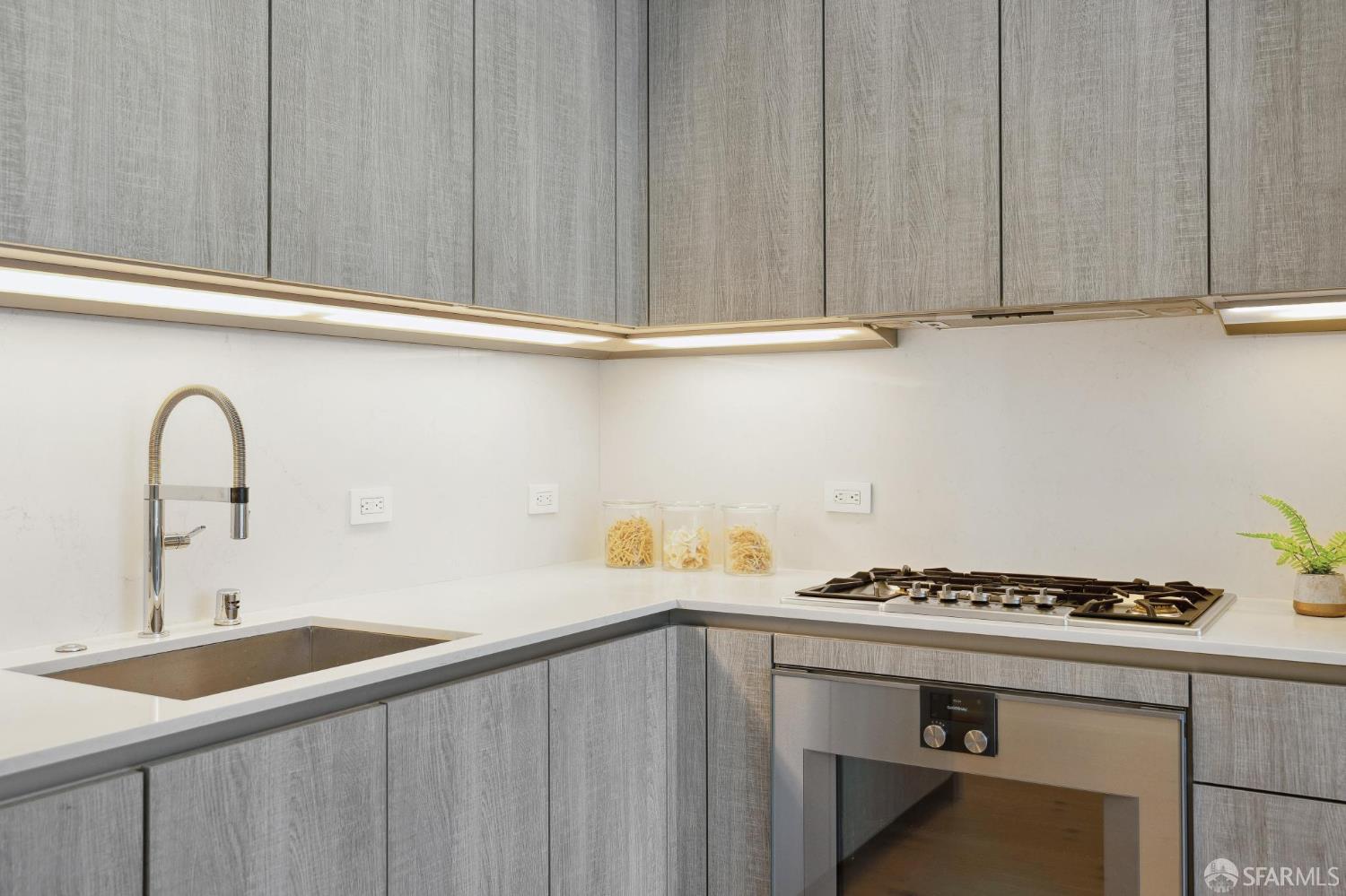 318 Main Street # 8C