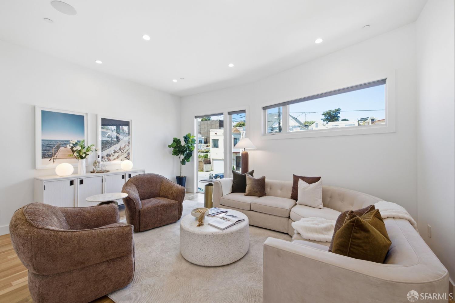 79 Caine Avenue