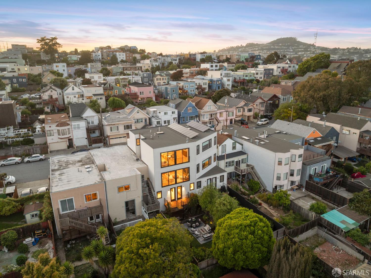 79 Caine Avenue