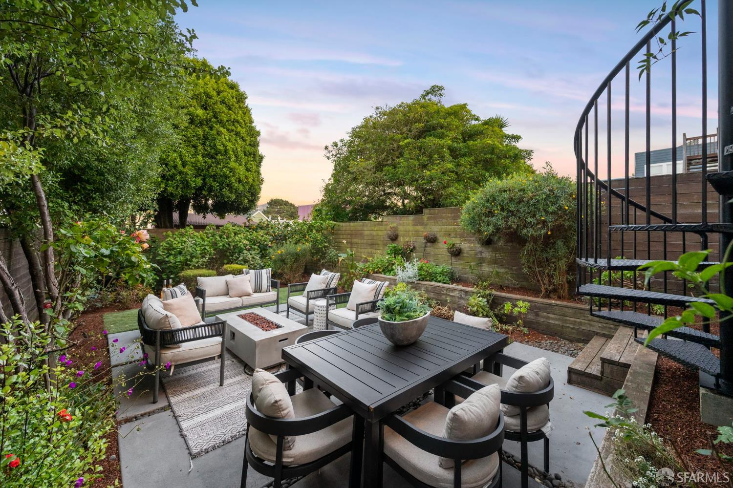 79 Caine Avenue