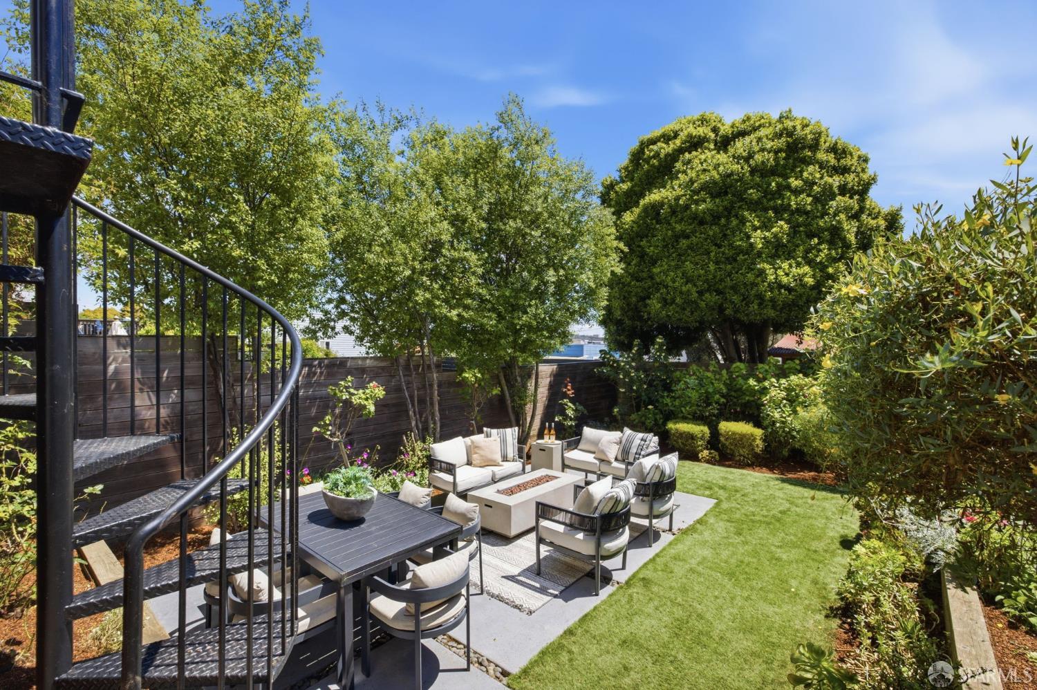 79 Caine Avenue