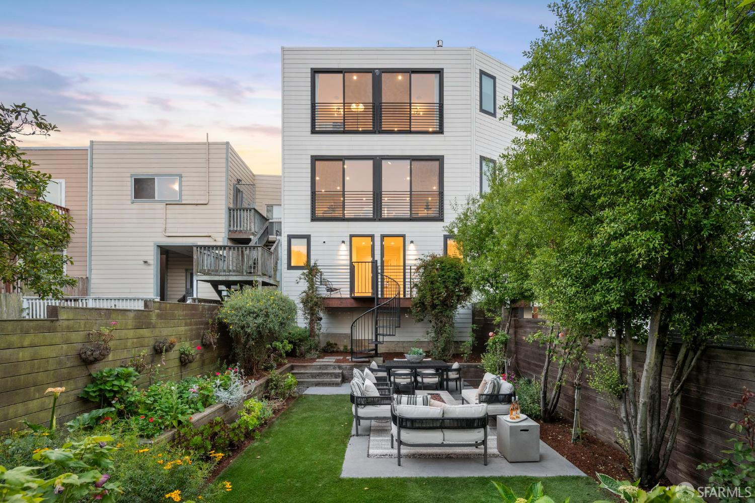 79 Caine Avenue