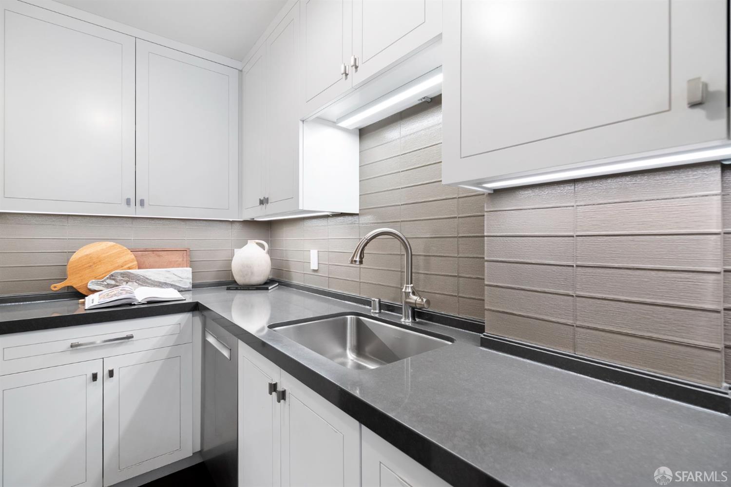 2200 Sacramento Street # 205