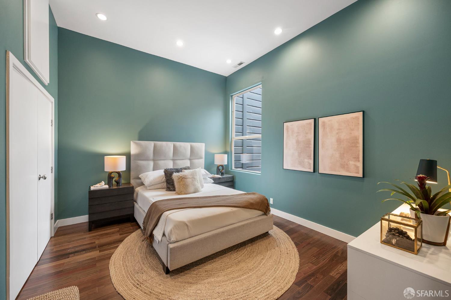 541 Divisadero Street