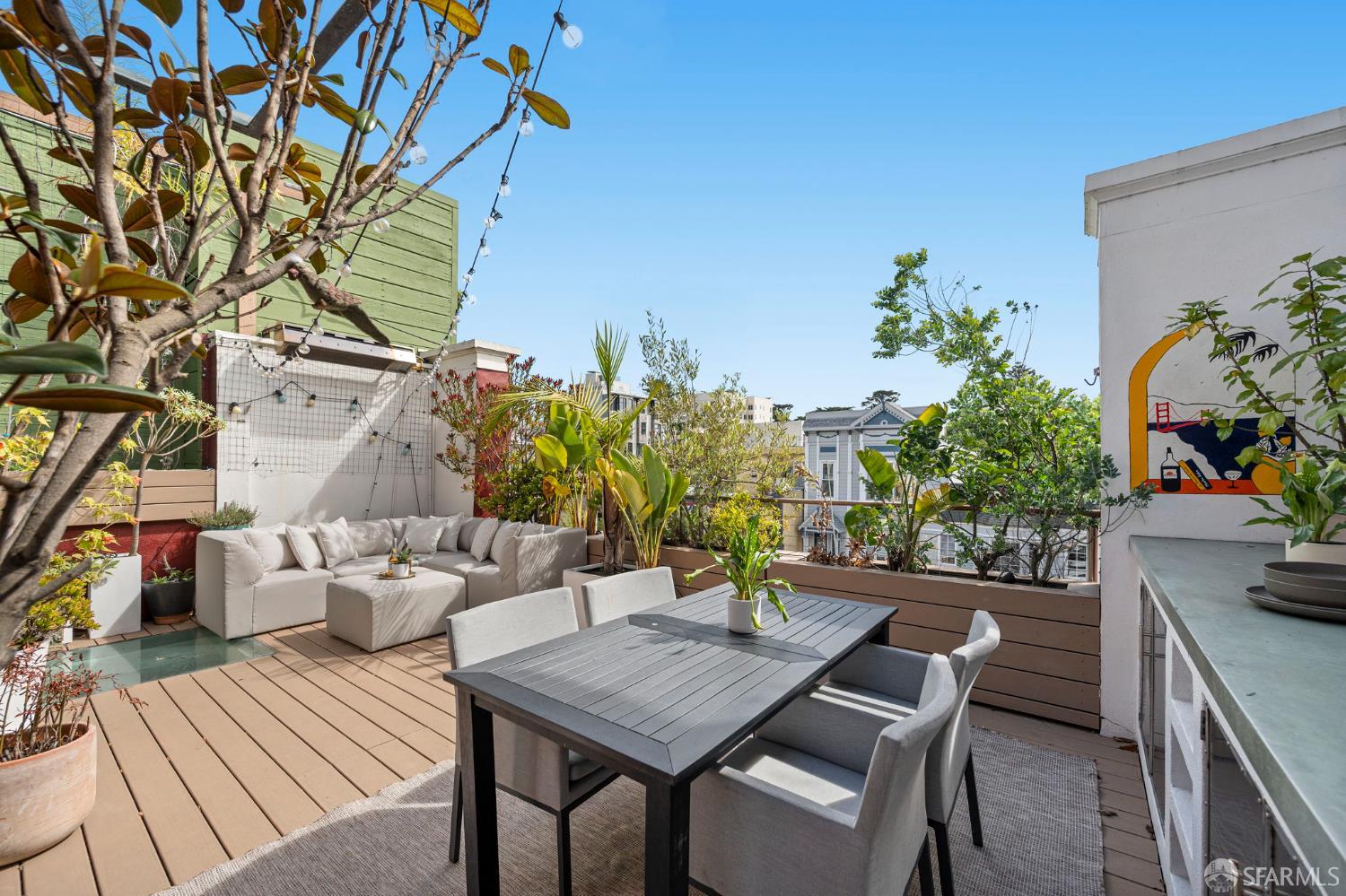 541 Divisadero Street