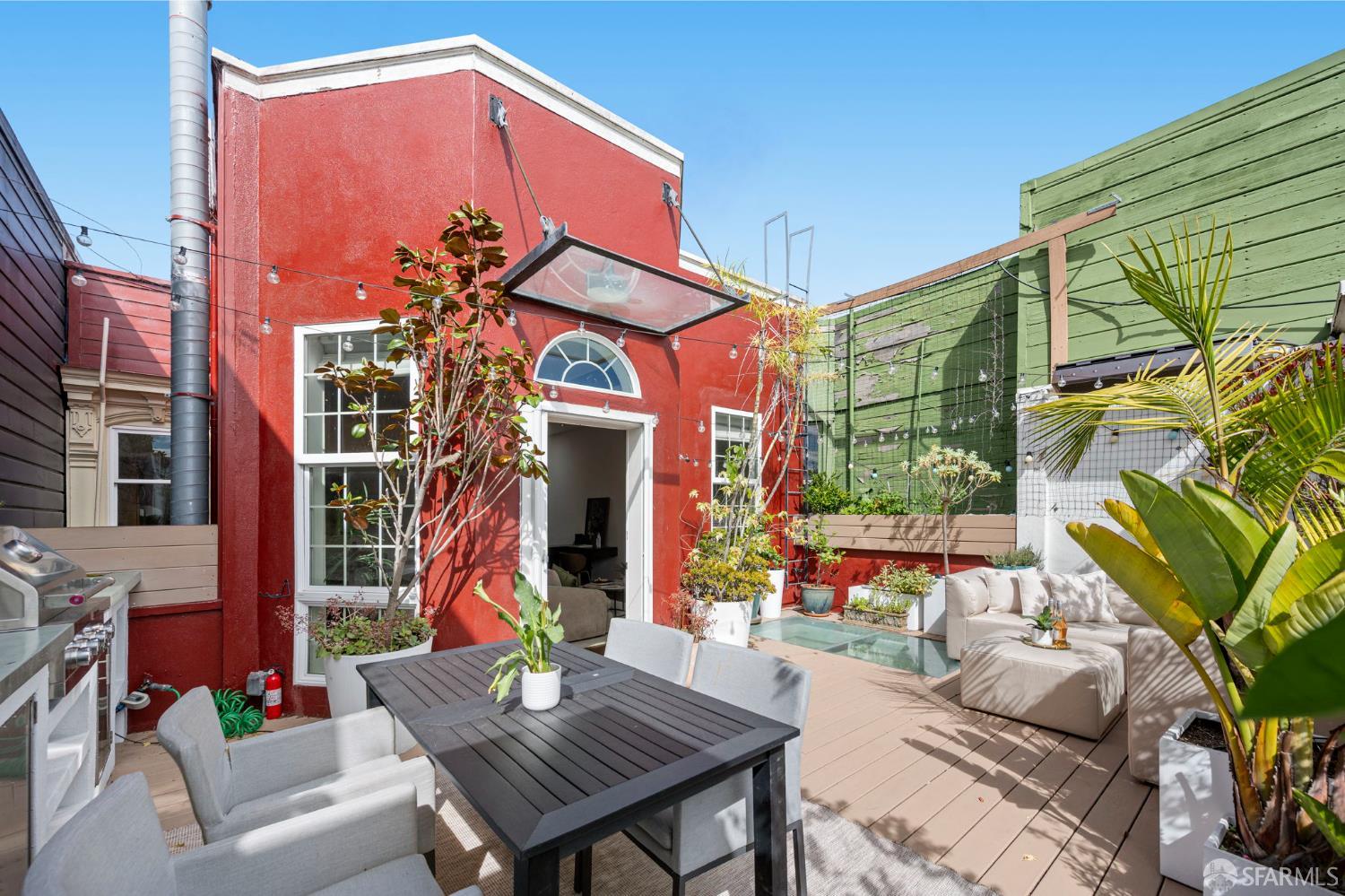 541 Divisadero Street