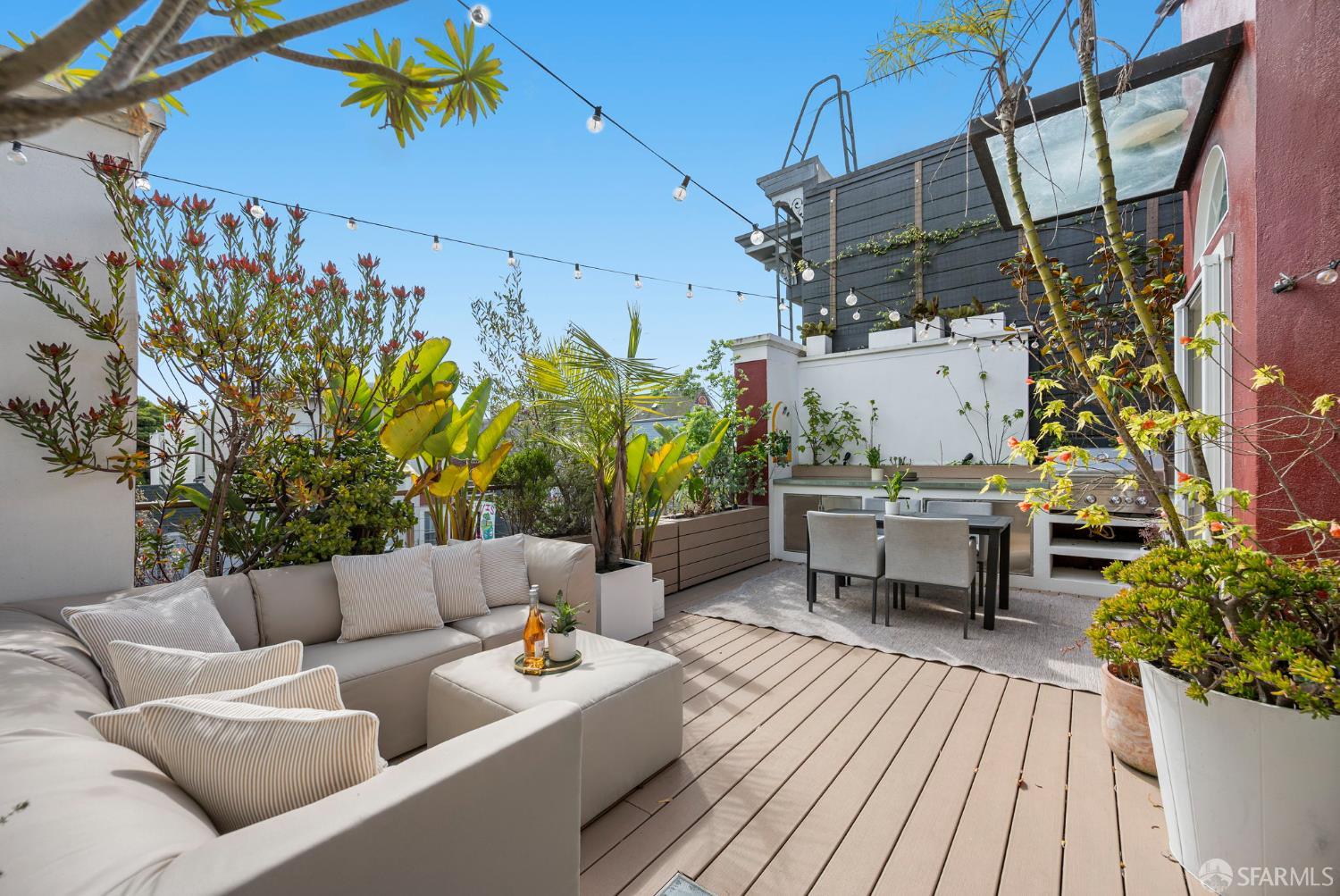 541 Divisadero Street