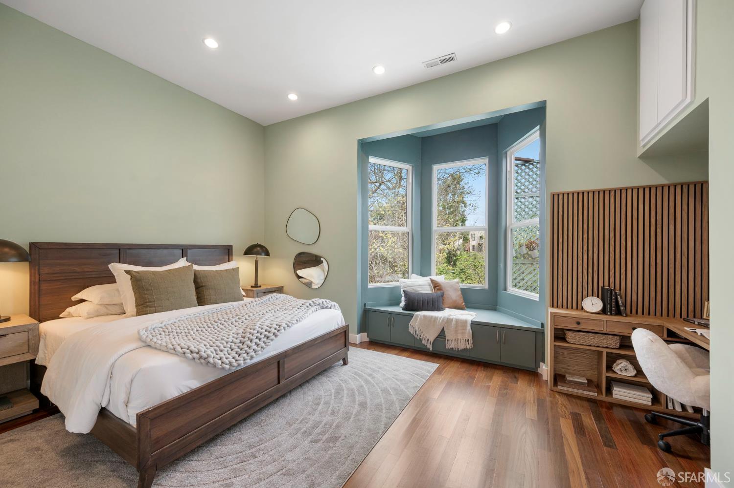 541 Divisadero Street