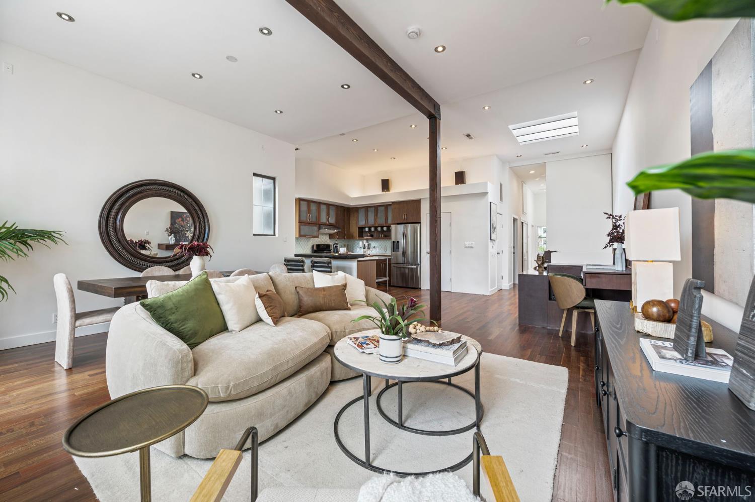 541 Divisadero Street