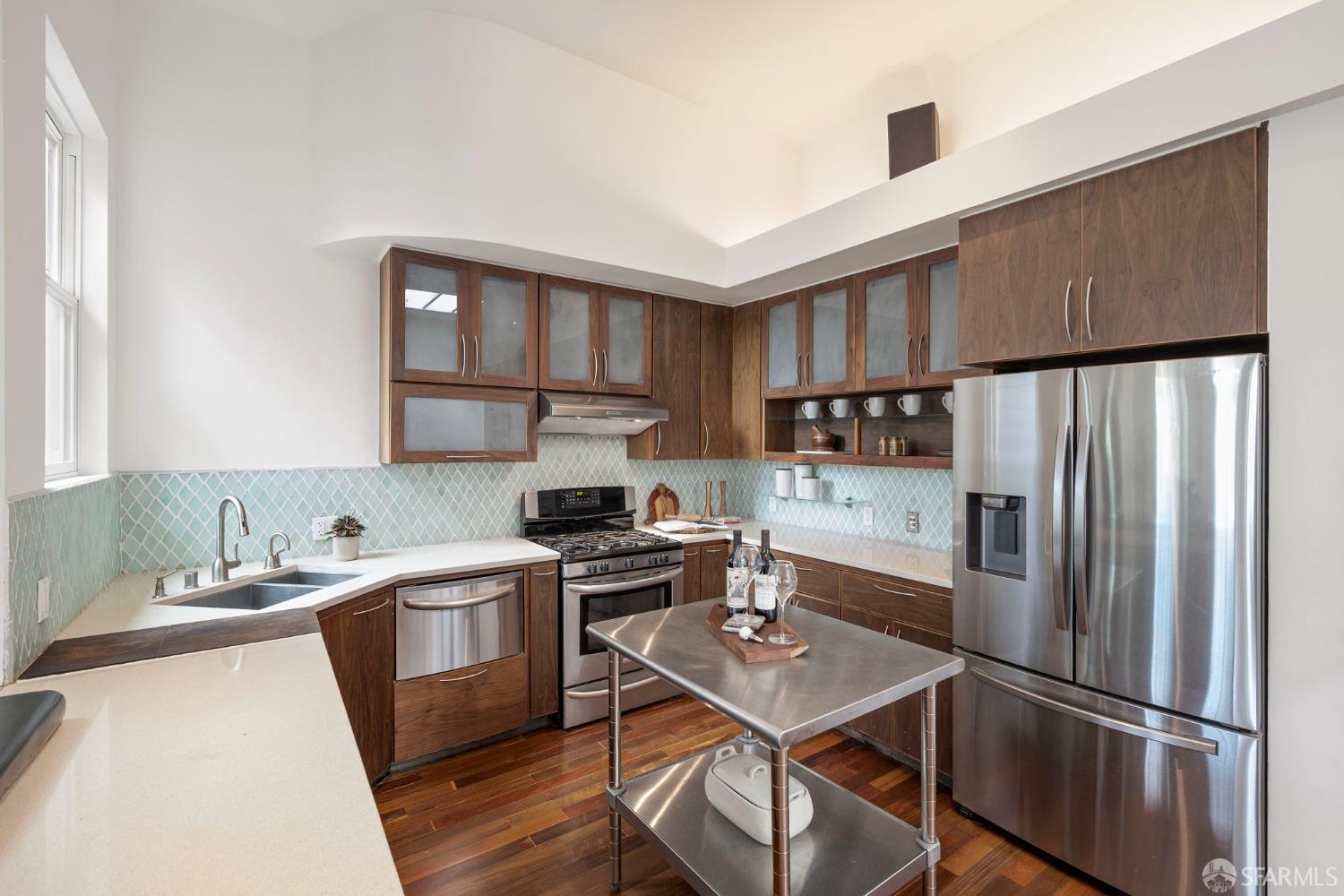 541 Divisadero Street