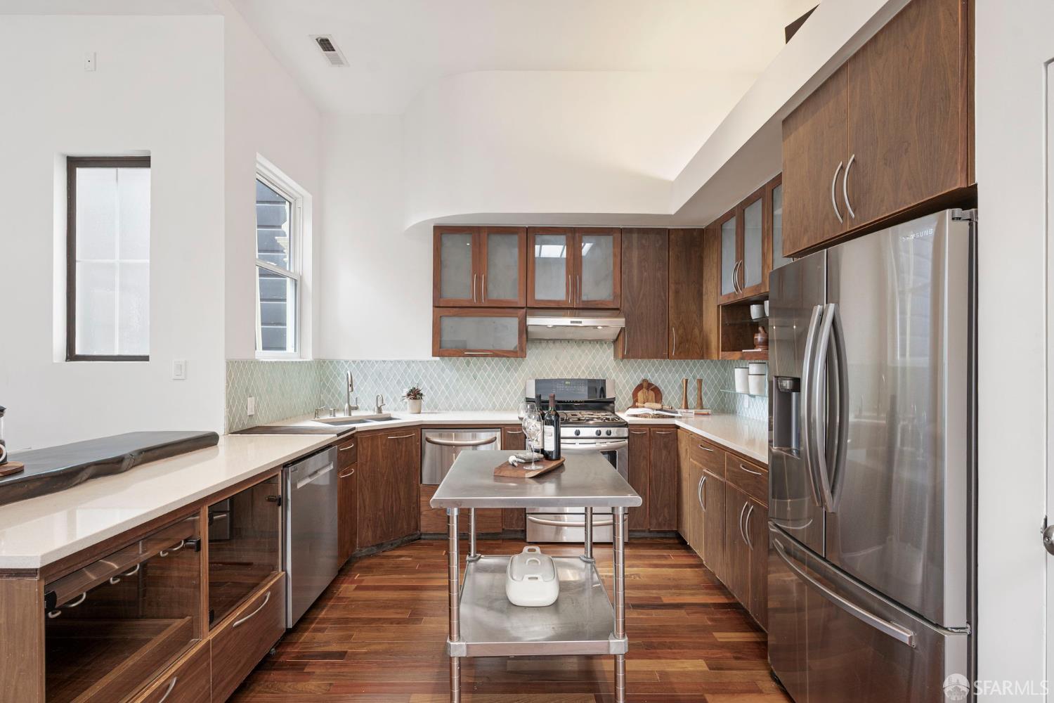 541 Divisadero Street